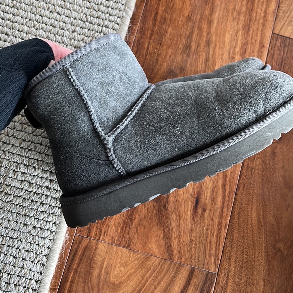 UGG classic mini II